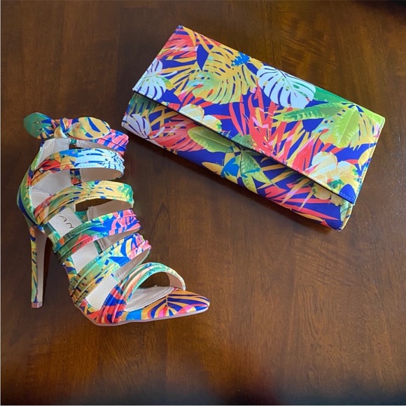 Liliana Shoes - 🌸NEW~FLORAL LILIANA HIGH HEELS
